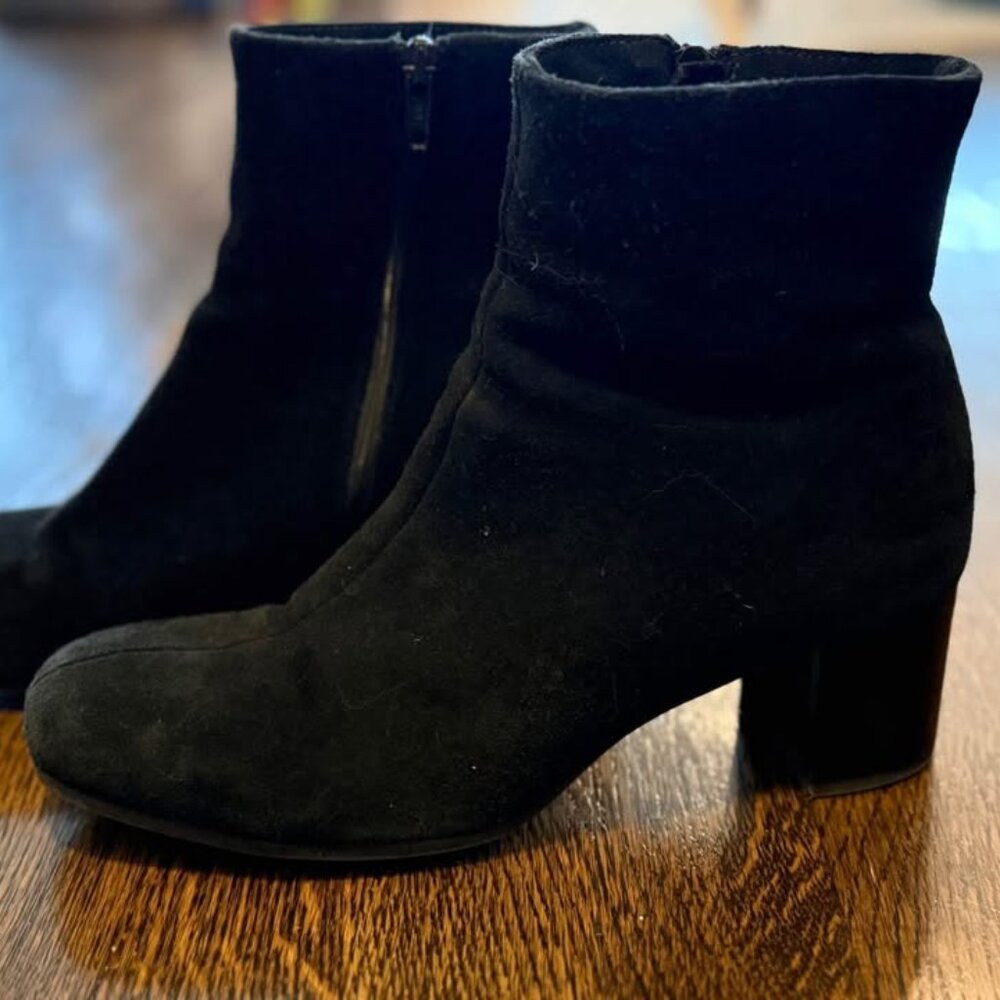 La Canadienne 7.5 size waterproof suede boots
